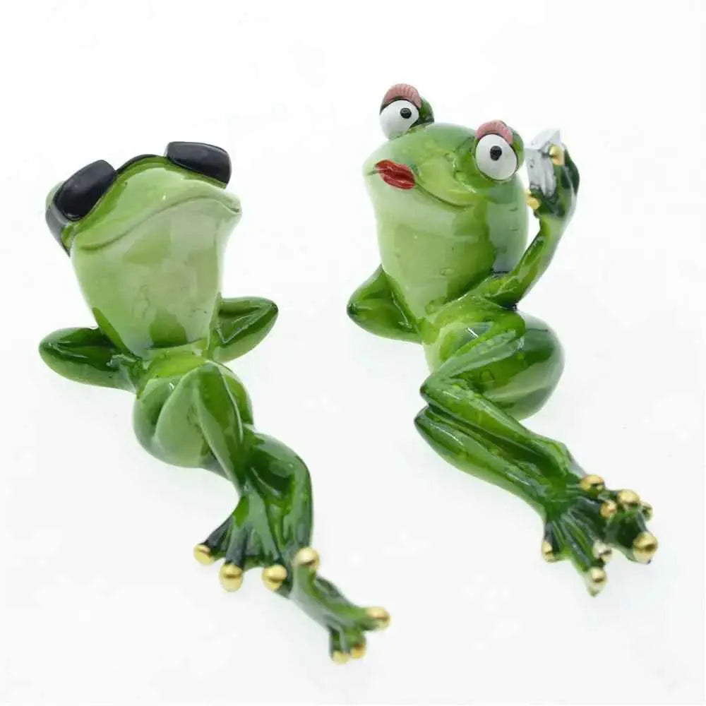 Home couple frog resin ornaments